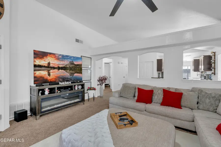 14280 Desert Orchid Drive, Horizon City, TX 79928 - Image #3