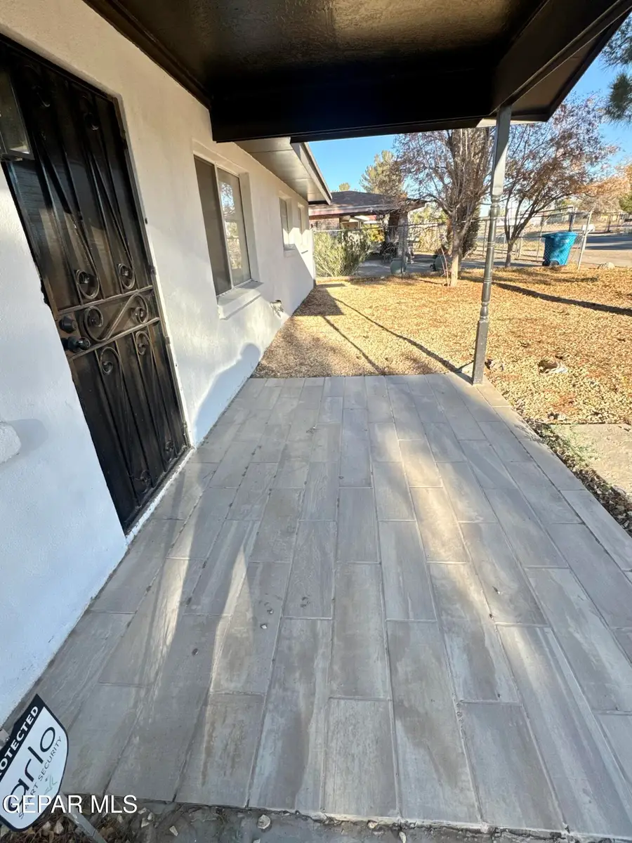 10736 Donna Marie Drive, Socorro, TX 79927 - Image #3