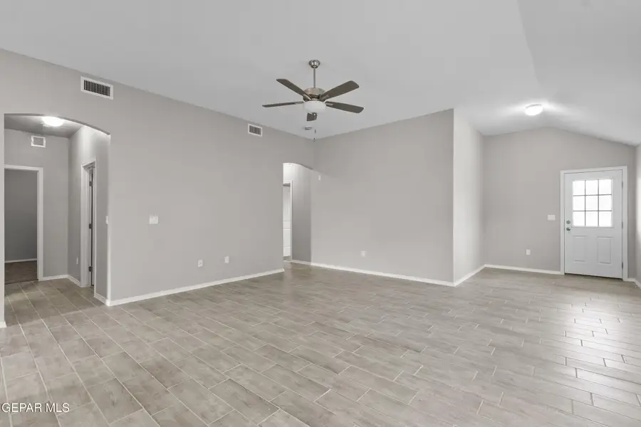 13869 Thunder Sky Avenue, El Paso, TX 79928 - Image #3