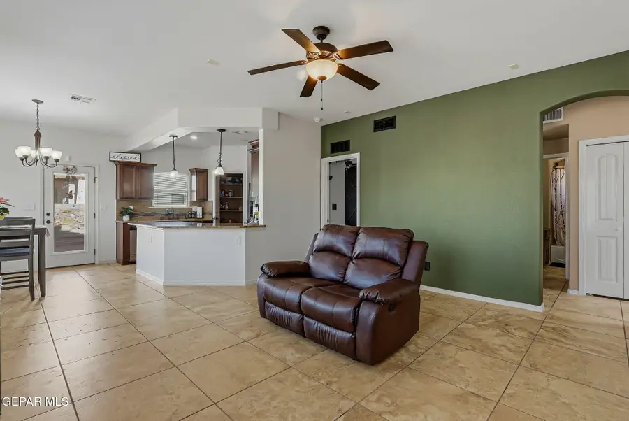 13455 Hazlewood Street, Horizon City, TX 79928 - Image #3