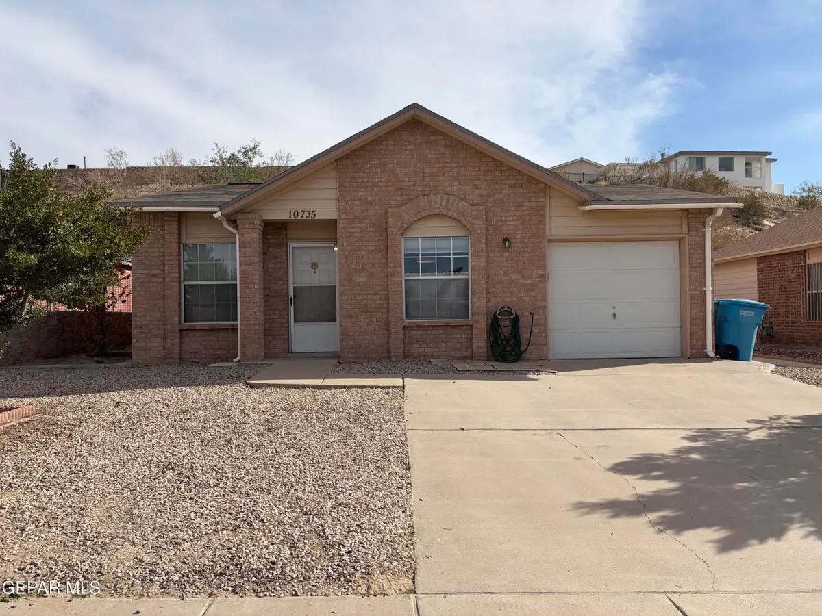 10735 Thunder Road, El Paso, TX 79927 - Image #1