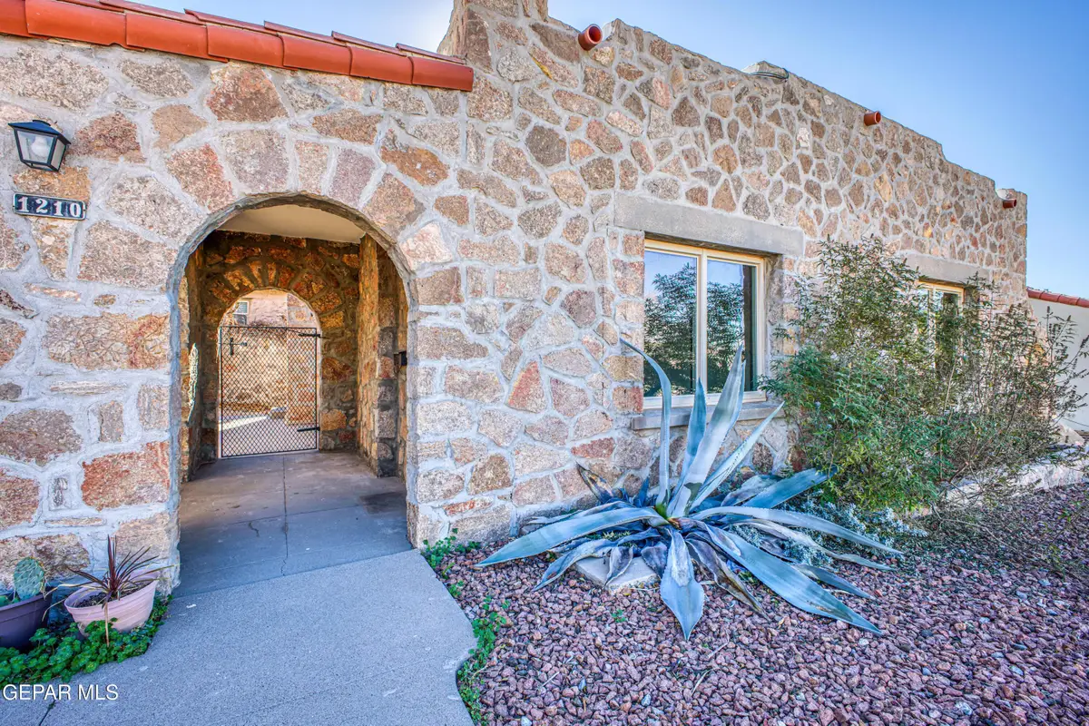 1210 Mesita Drive, El Paso, TX 79902 - #1