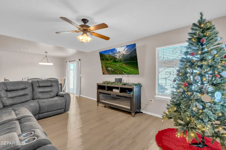 14286 Desert Point Drive, Horizon City, TX 79928 - Image #3