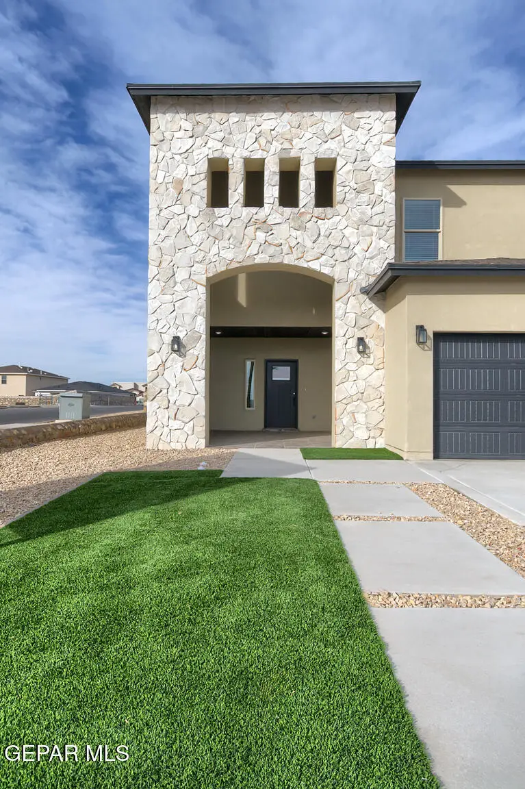 13885 Carolina Ponce Avenue, El Paso, TX 79928 - Image #2