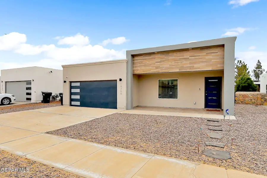 14704 Mountain Breeze Avenue, Horizon City, TX 79928 - Image #3