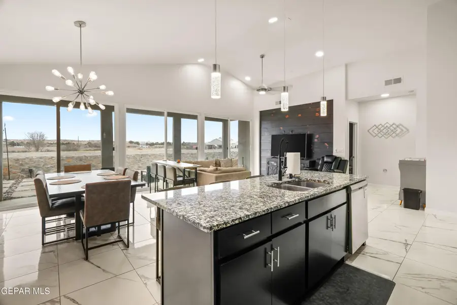 12033 Hidden Gardens Place, Socorro, TX 79927 - Image #2