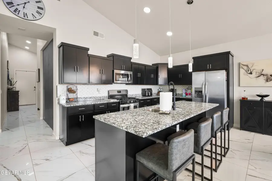 12033 Hidden Gardens Place, Socorro, TX 79927 - Image #3