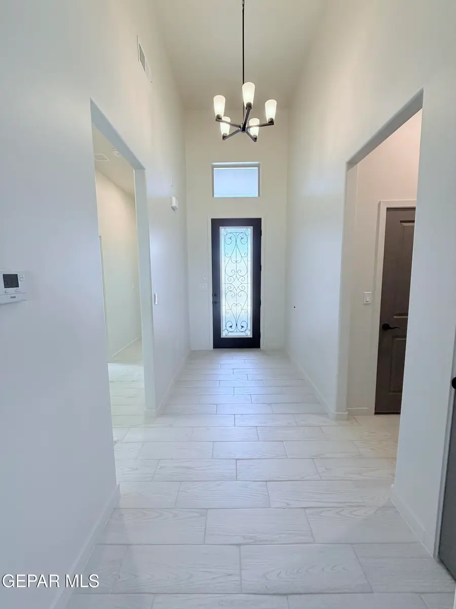 212 Farnborough Street, El Paso, TX 79928 - Image #3