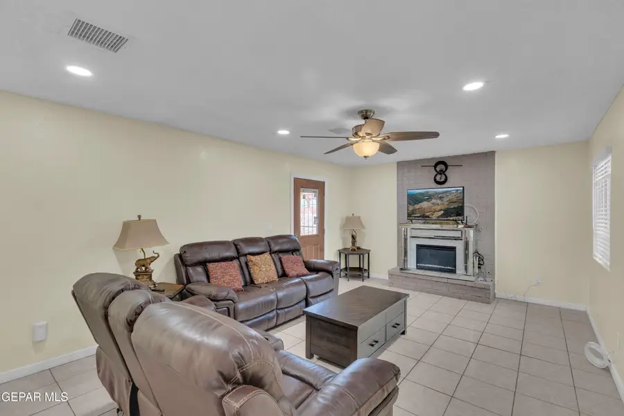 11013 Bob Stone Drive, El Paso, TX 79936 - Image #3