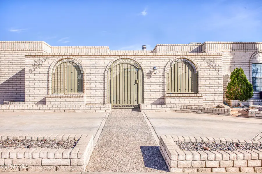 1672 Lou Graham Drive, El Paso, TX 79936 - Image #2