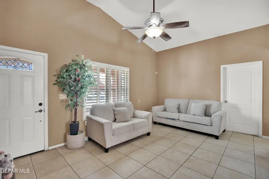 808 Nazareno Street, El Paso, TX 79928 - Image #2