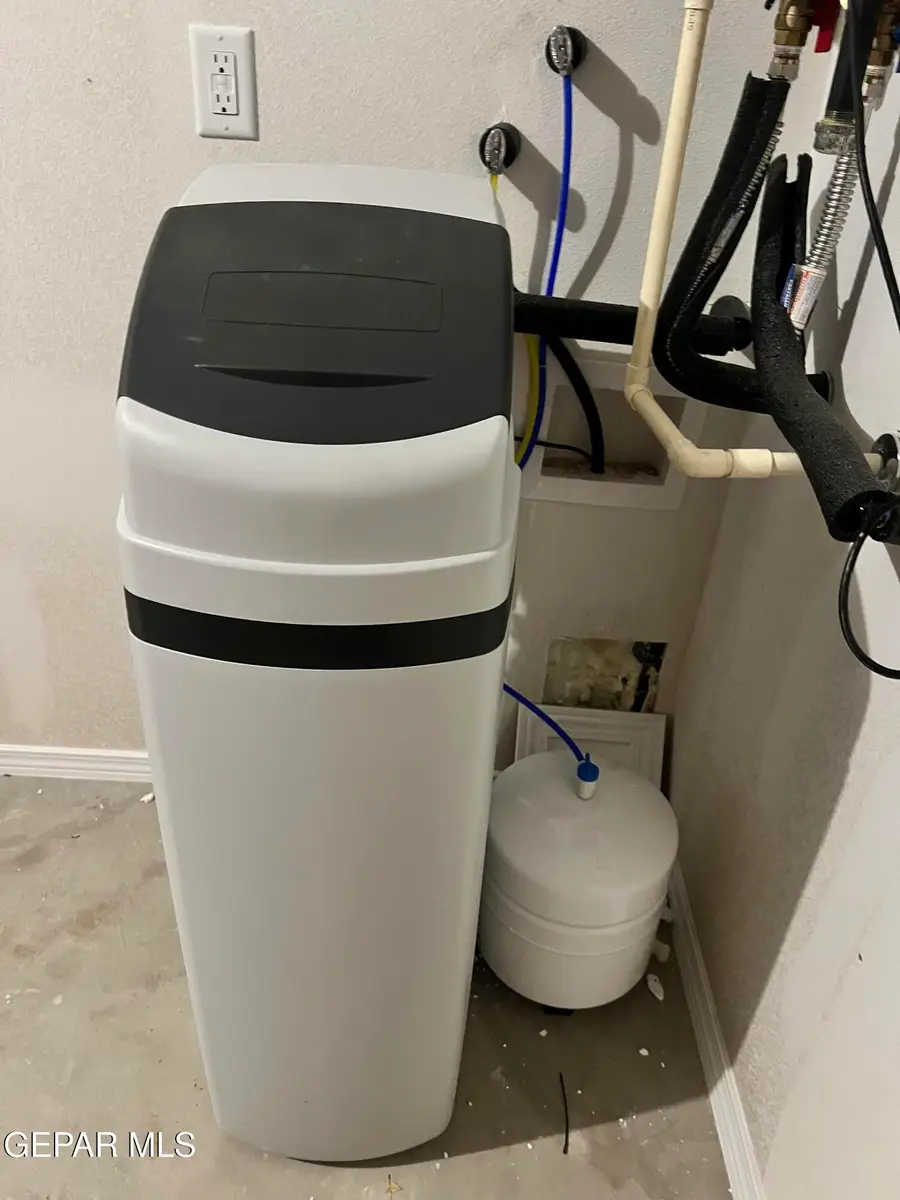 5037 Olivia Caro Drive, El Paso, TX 79938 - Image #2