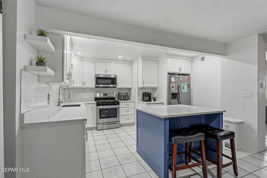 10540 Socorro Road, Socorro, TX 79927 - Image #2