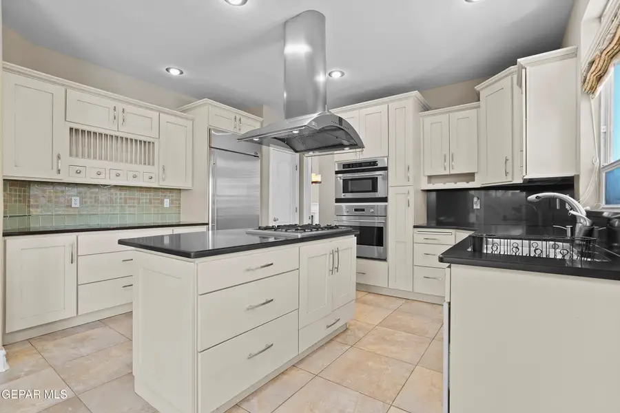 6513 Royal Ridge Drive, El Paso, TX 79912 - #2