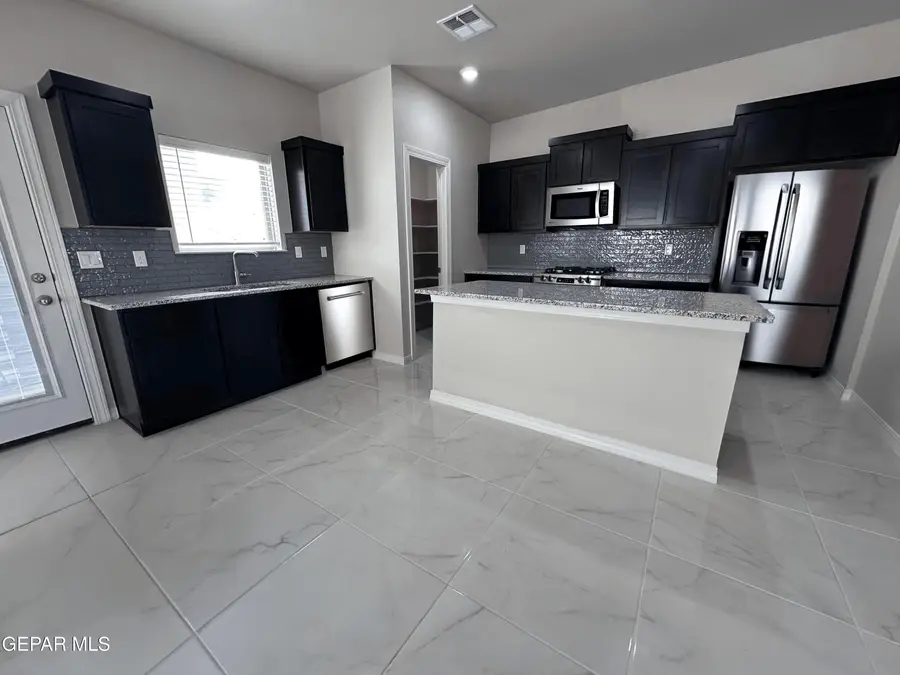 12840 Giovanni Grajeda Avenue, El Paso, TX 79928 - Image #3