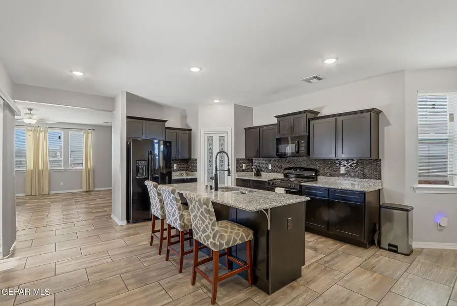 2156 Thomas Lackland Street, El Paso, TX 79938 - Image #2