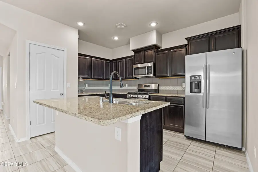 12812 Runway Avenue, El Paso, TX 79928 - Image #3