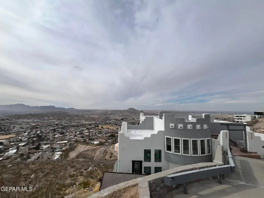 65 Sierra Crest Drive, El Paso, TX 79902 - #2