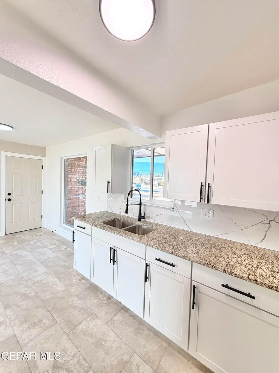 5212 Chateau Avenue, El Paso, TX 79924 - Image #3