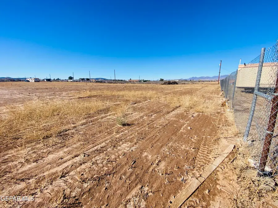 2080 Green Tree Loop, Chaparral, NM 88081 - Image #2