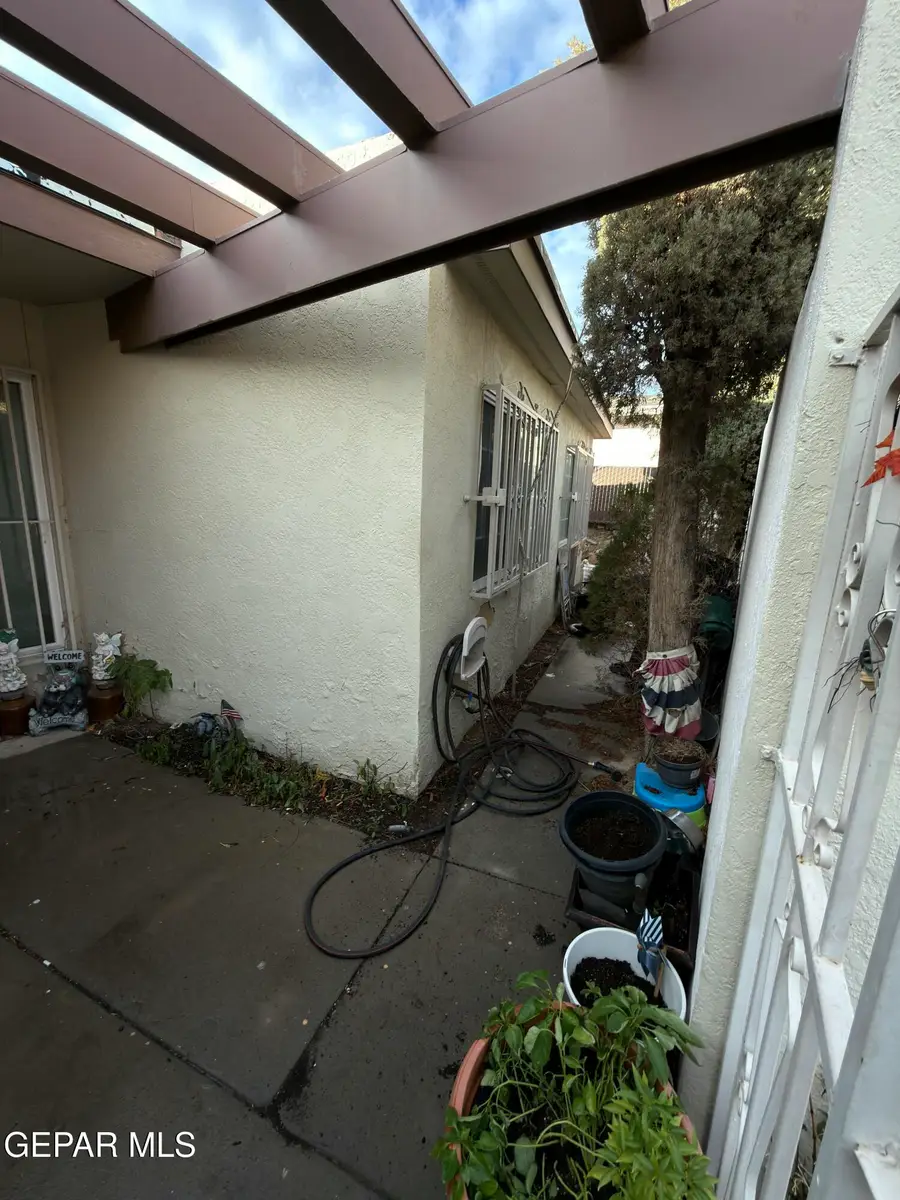 1657 Lomaland Drive, El Paso, TX 79935 - Image #2