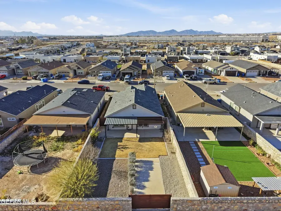 11040 Gem Valley Road, Socorro, TX 79927 - #3