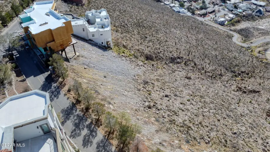 11 Apache Crest Drive, El Paso, TX 79902 - #2