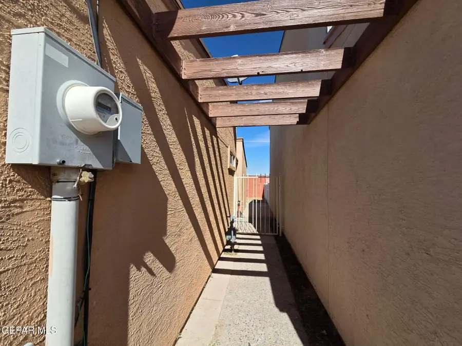 10274 Valle Del Sol Drive, El Paso, TX 79924 - Image #3
