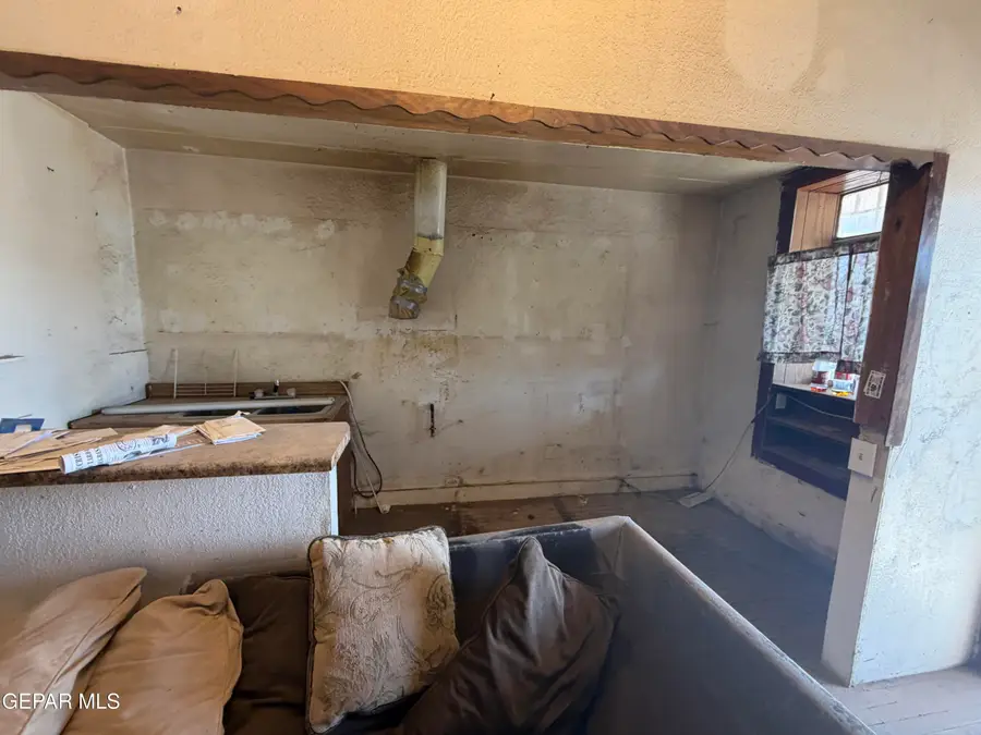 3821 Findley Avenue, El Paso, TX 79905 - #2