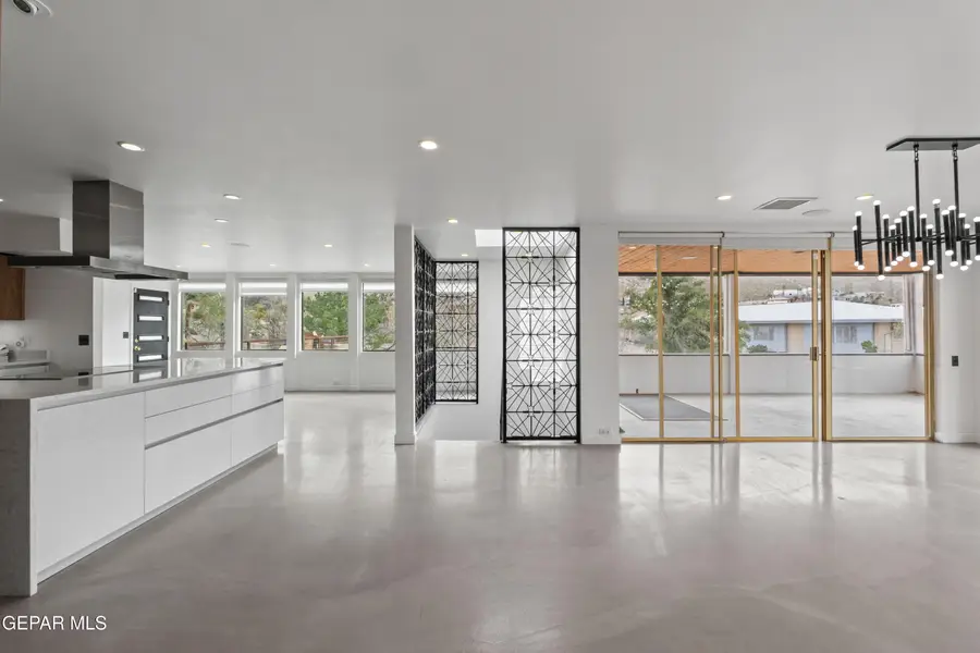 808 Wingfoote Road, El Paso, TX 79912 - #2