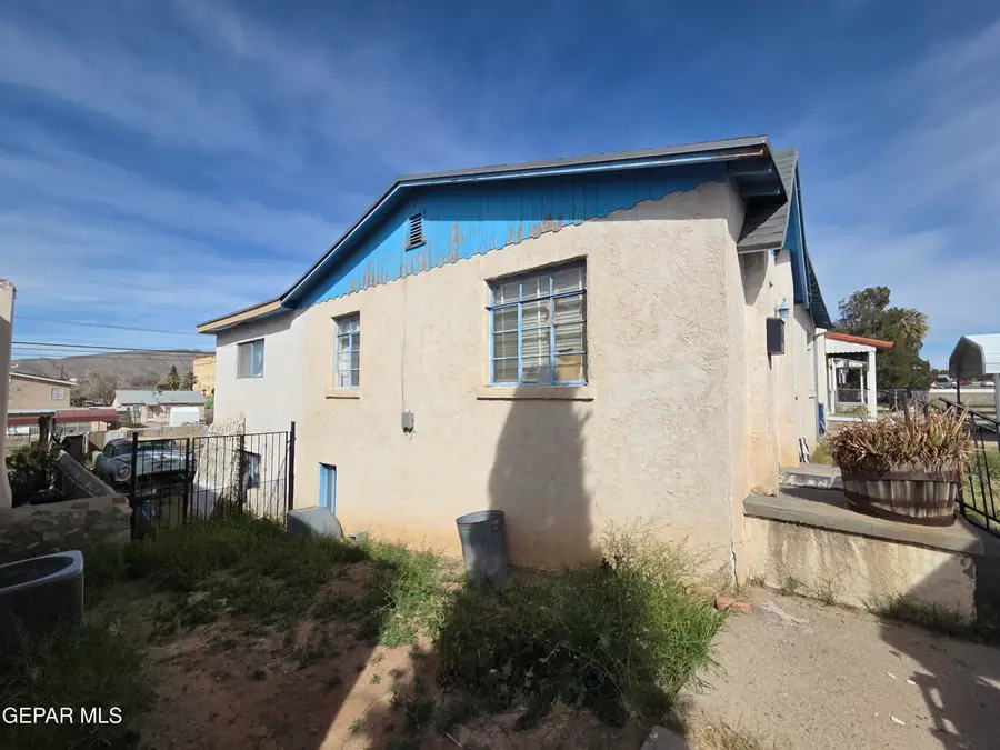 1217 Howze Street, El Paso, TX 79903 - #2