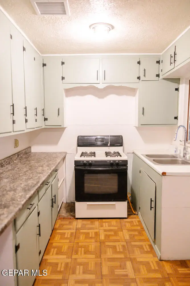 408 Barcelona Drive, El Paso, TX 79905 - #2