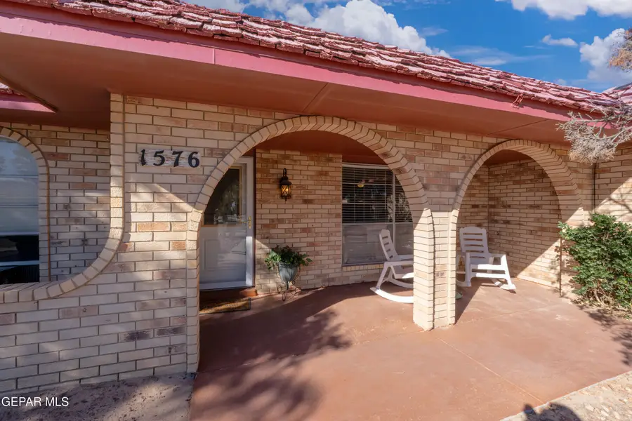 1576 Kenazo Avenue, Horizon City, TX 79928 - #3