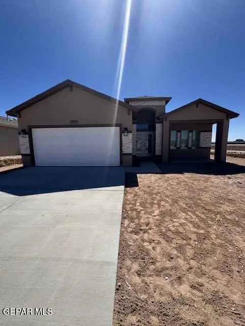 416 Josefa Cerezerez Street, Vinton, TX 79821