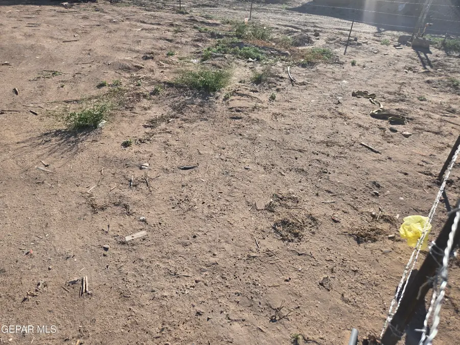 409 E Washington Street, Anthony, TX 79821 - #3