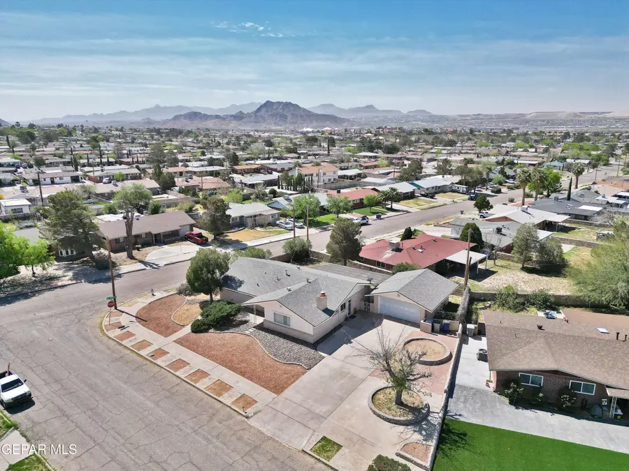 427 Castile Avenue, El Paso, TX 79912 - #3