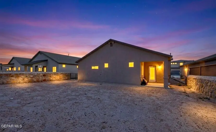 13721 Flora Vista Avenue, Horizon City, TX 79928 - #3