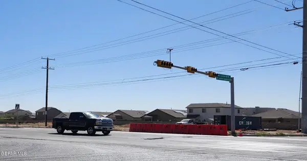 820 Nuevo Hueco Tanks Road, El Paso, TX 79927