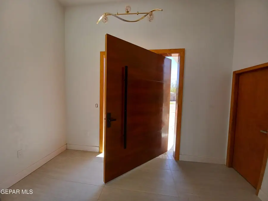 115 Bird Avenue, El Paso, TX 79922 - #3