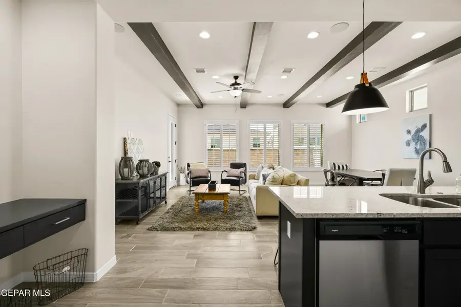 700 Cedarwood Avenue, Horizon City, TX 79928 - #3