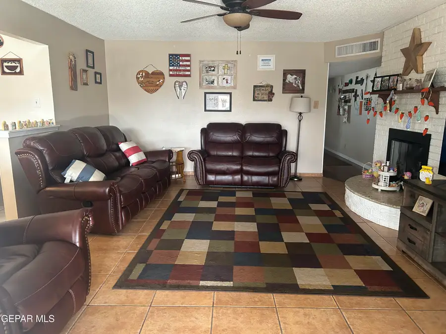 11017 Lakewood Avenue, El Paso, TX 79935 - #3