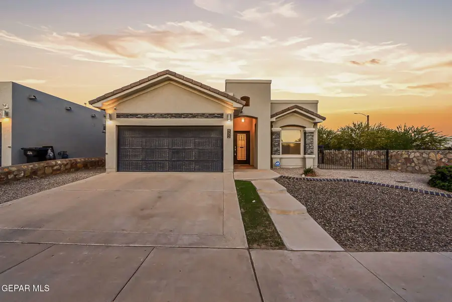 932 Penrith Street, El Paso, TX 79928 - #2
