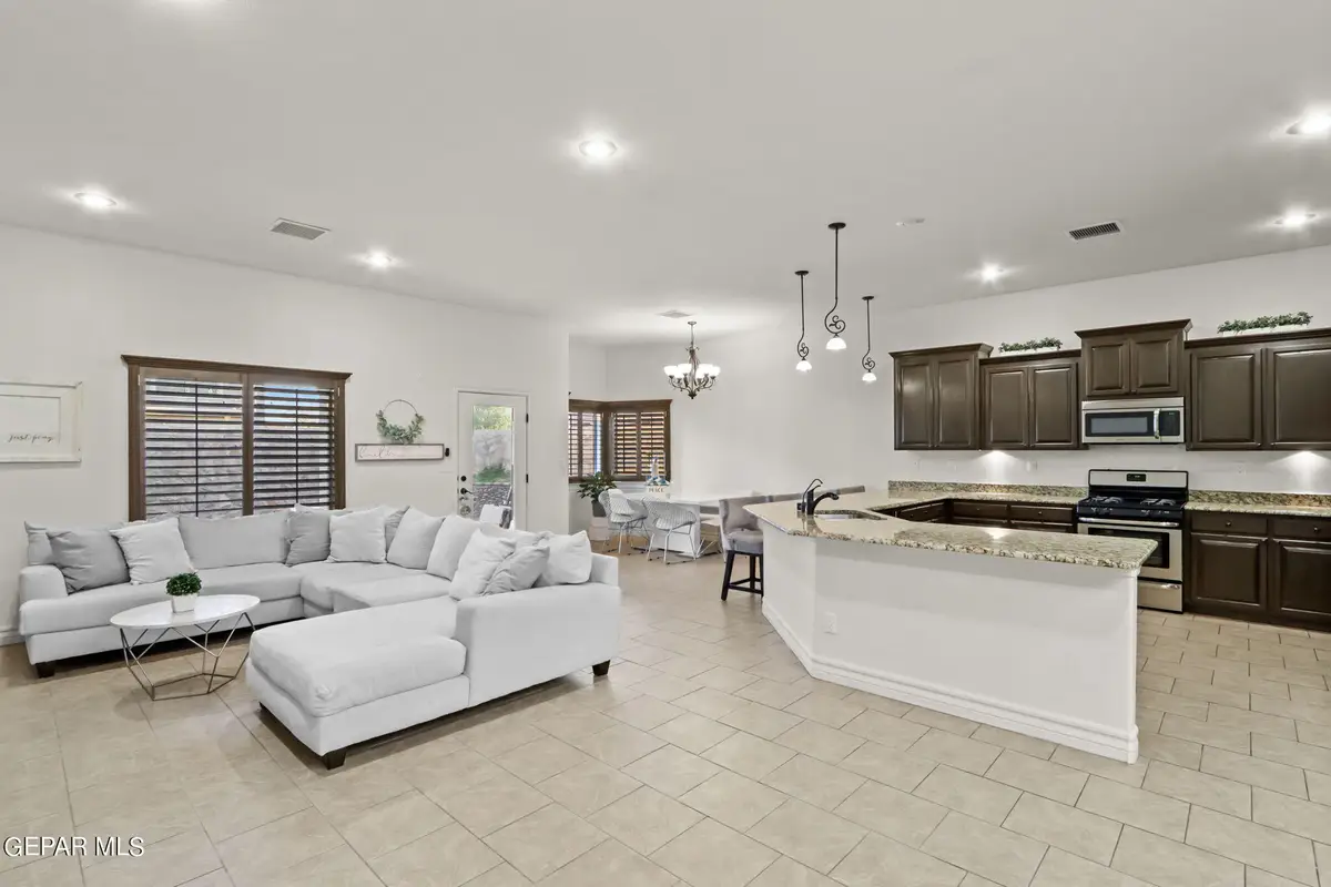 3136 Blue Dirt Circle, El Paso, TX 79938 - #1