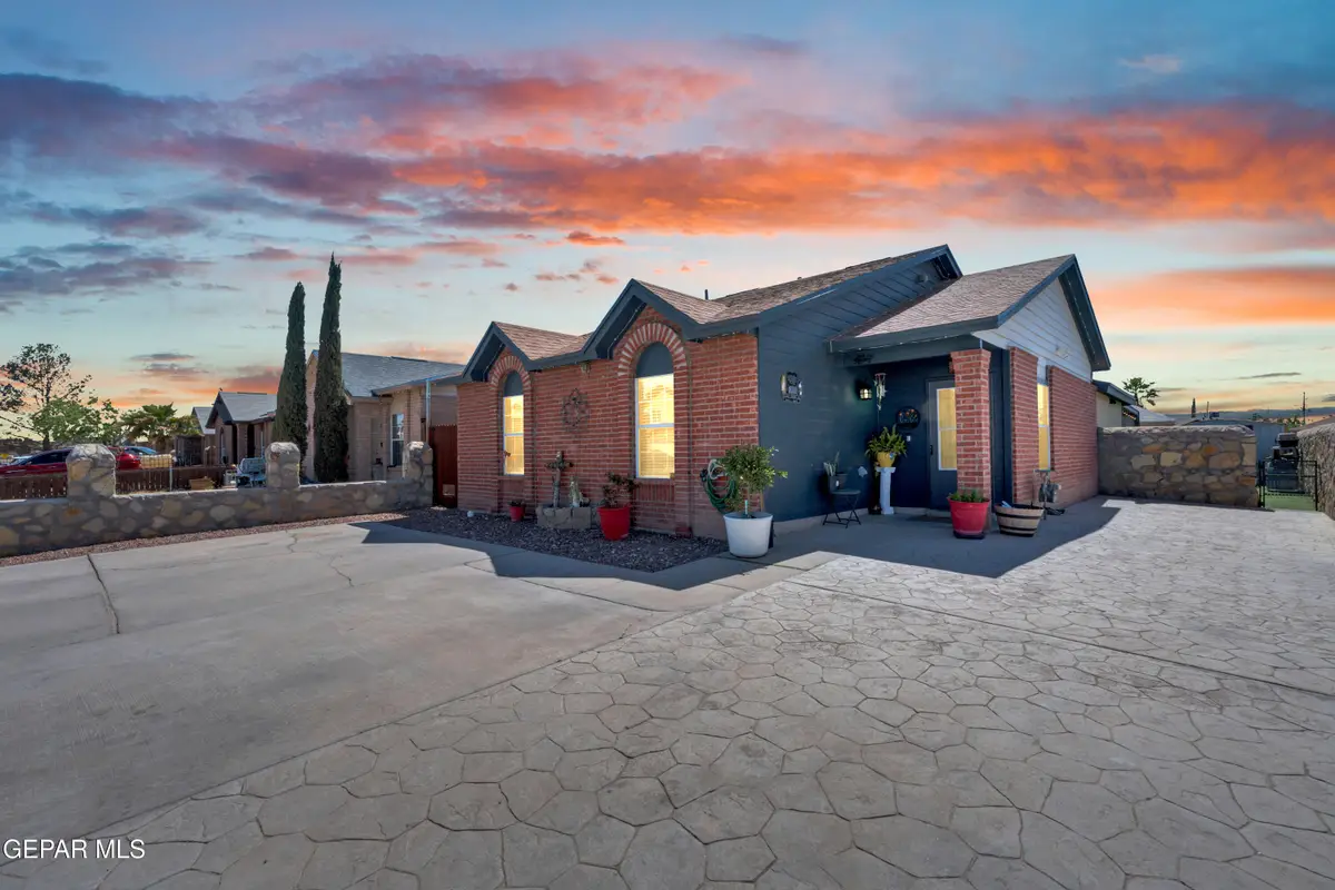 10300 Valle Suave Drive, Socorro, TX 79927 - #1