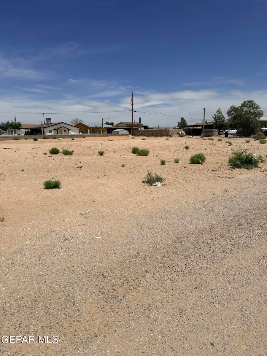15569 Ury Street, El Paso, TX 79928 - #2