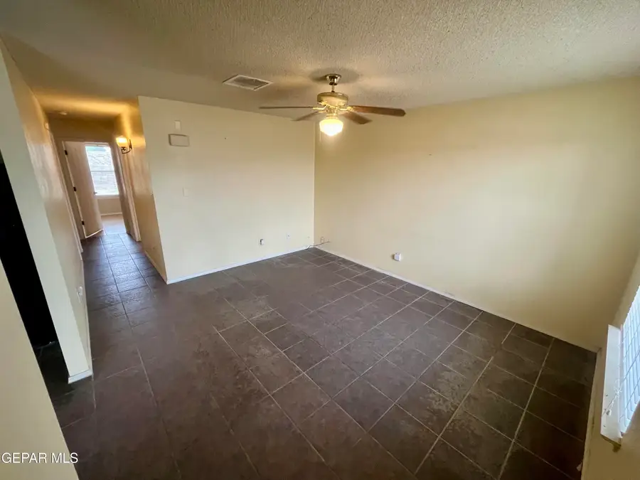 3916 Tierra Alamo Drive, El Paso, TX 79938 - #3