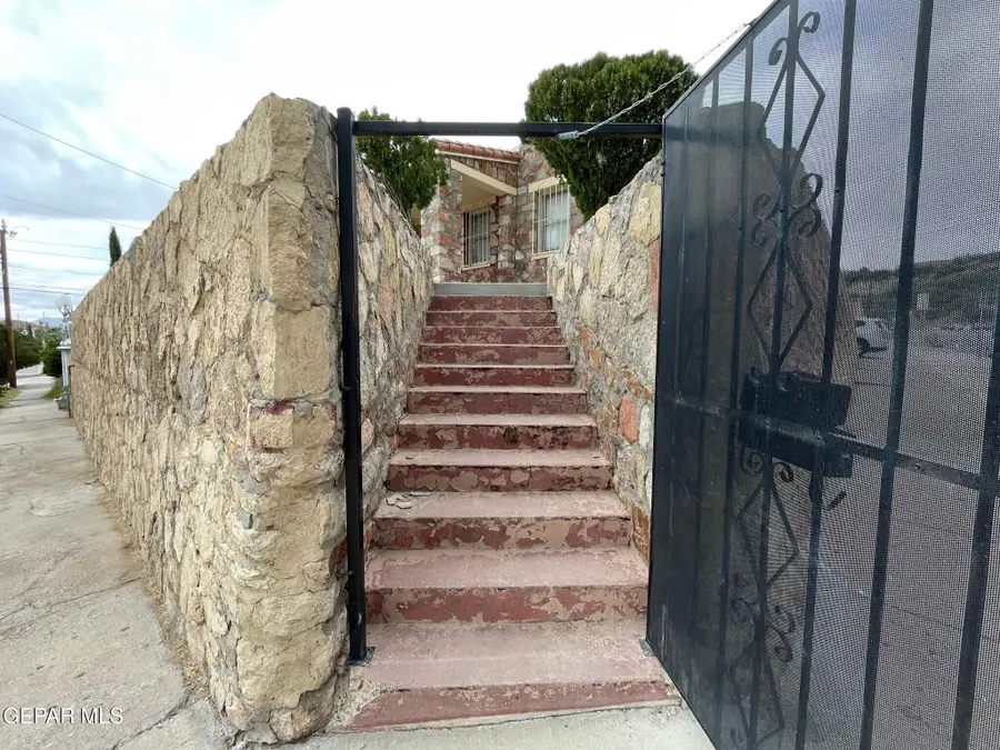 717 E Crosby Avenue, El Paso, TX 79902 - #2