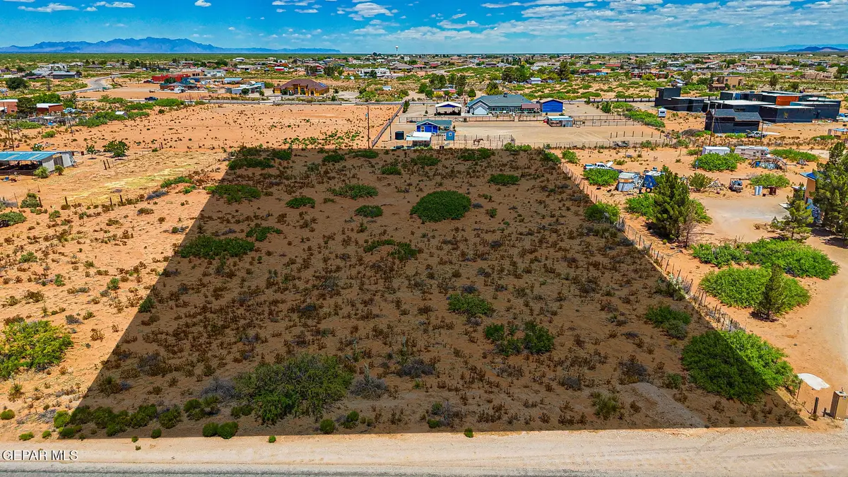 5233 Buffalo Creek Drive, Homestead Meadows North, TX 79938 - #1