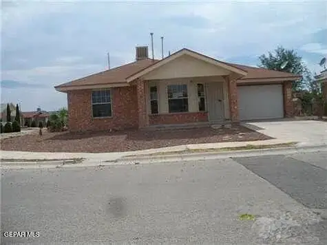 525 Von Bargen Drive, Horizon City, TX 79928