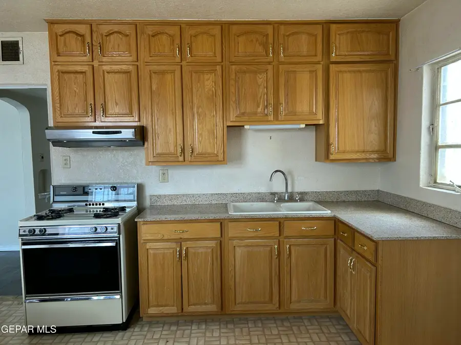 4633 La Luz Avenue, El Paso, TX 79903 - #2
